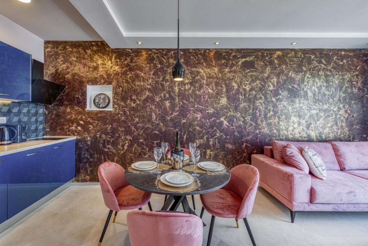 Deluxe Cosmopolit Apartment ซัฟทัท ภายนอก รูปภาพ
