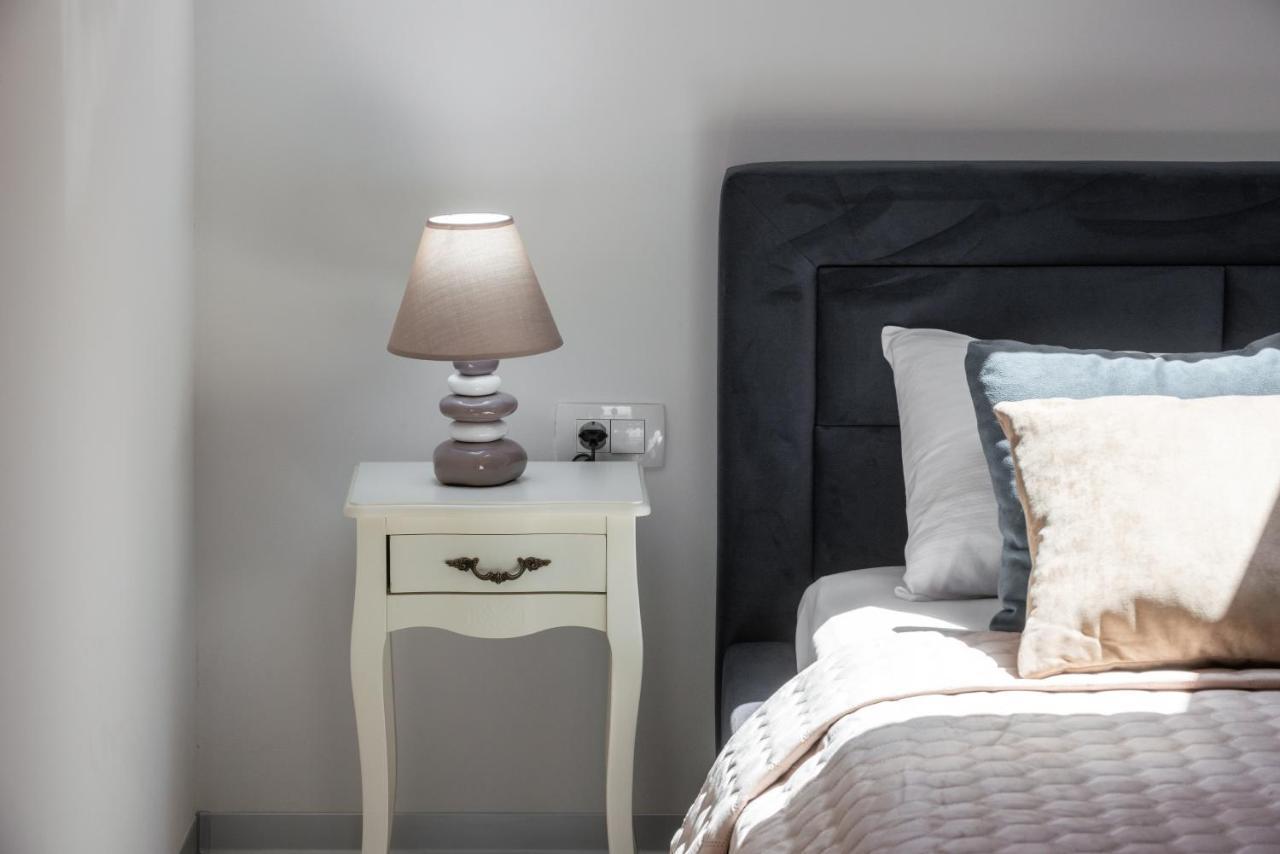 Deluxe Cosmopolit Apartment ซัฟทัท ภายนอก รูปภาพ