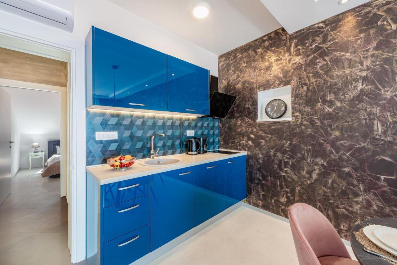 Deluxe Cosmopolit Apartment ซัฟทัท ภายนอก รูปภาพ
