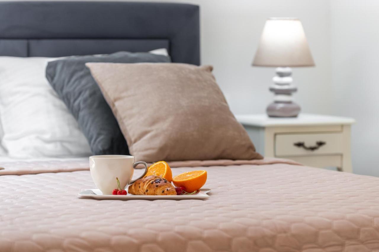 Deluxe Cosmopolit Apartment ซัฟทัท ภายนอก รูปภาพ